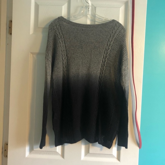 American Eagle Ombré sweater - Picture 6 of 7